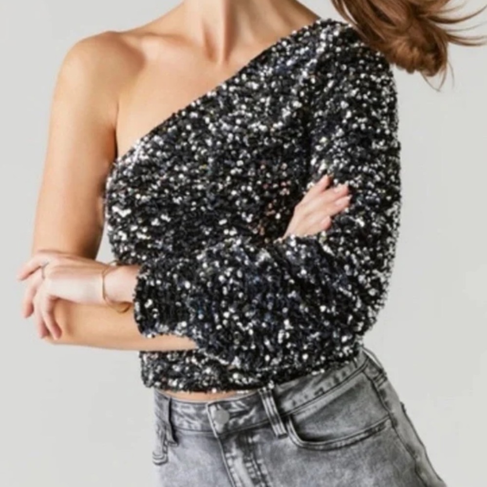 One Shoulder Sequin Cropped Top